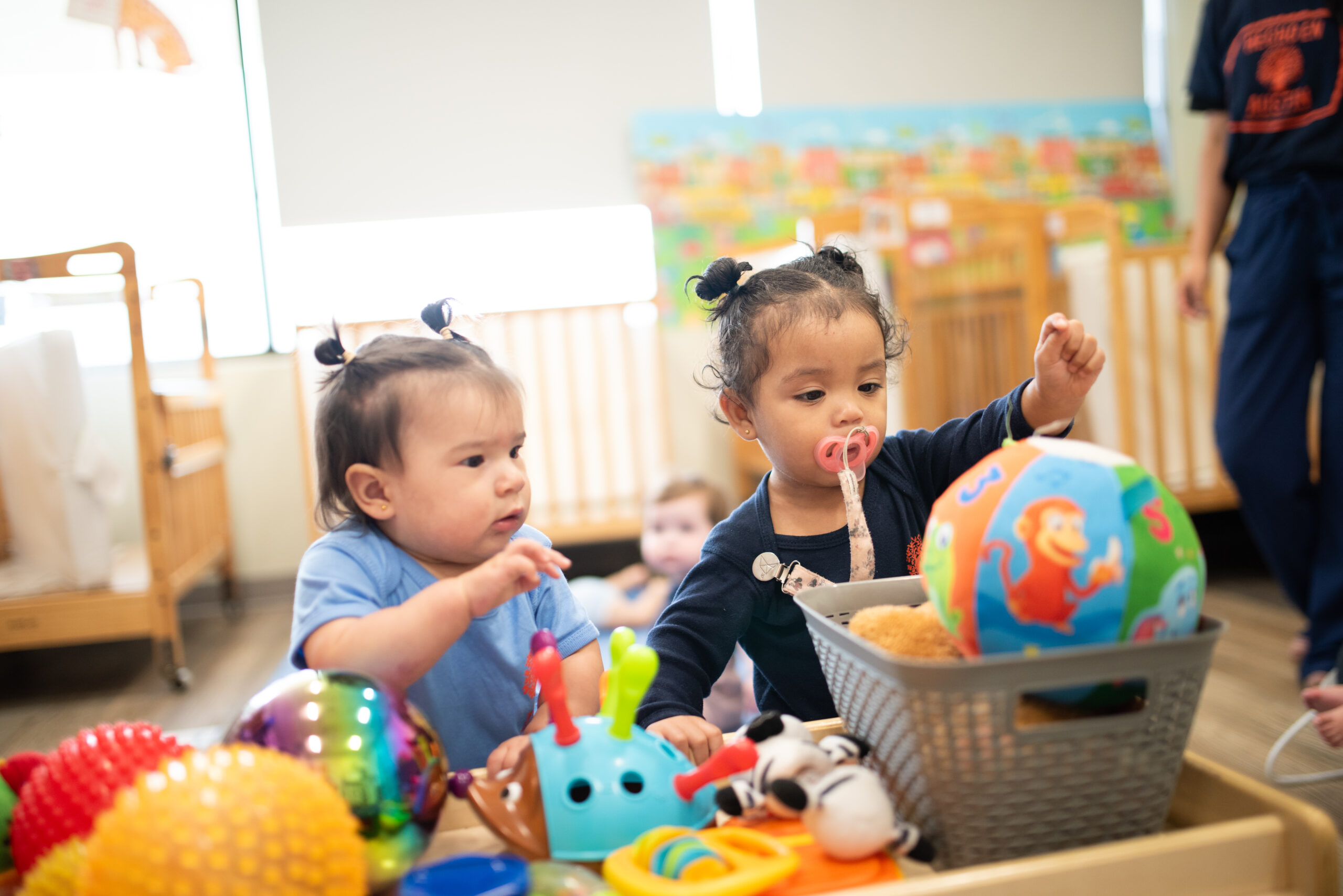 INIC Preschool infants with caring bilingual teachers in our Austin and Round Rock infant nursery program